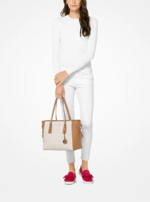 Voyager Medium Logo Tote Bag - Image 28
